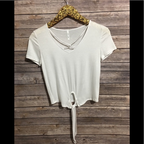 Active USA Tops - White cross cross knot front tie cropped top